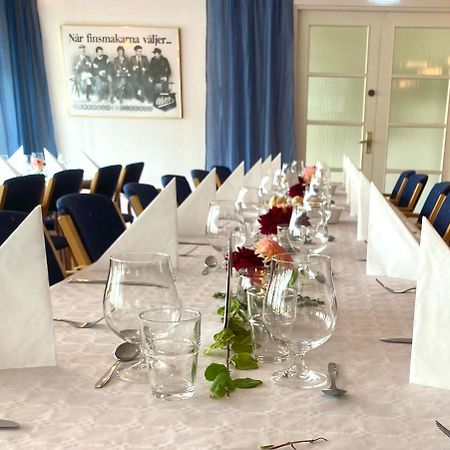 Gullringens Vaerdshus & Hotell Екстериор снимка