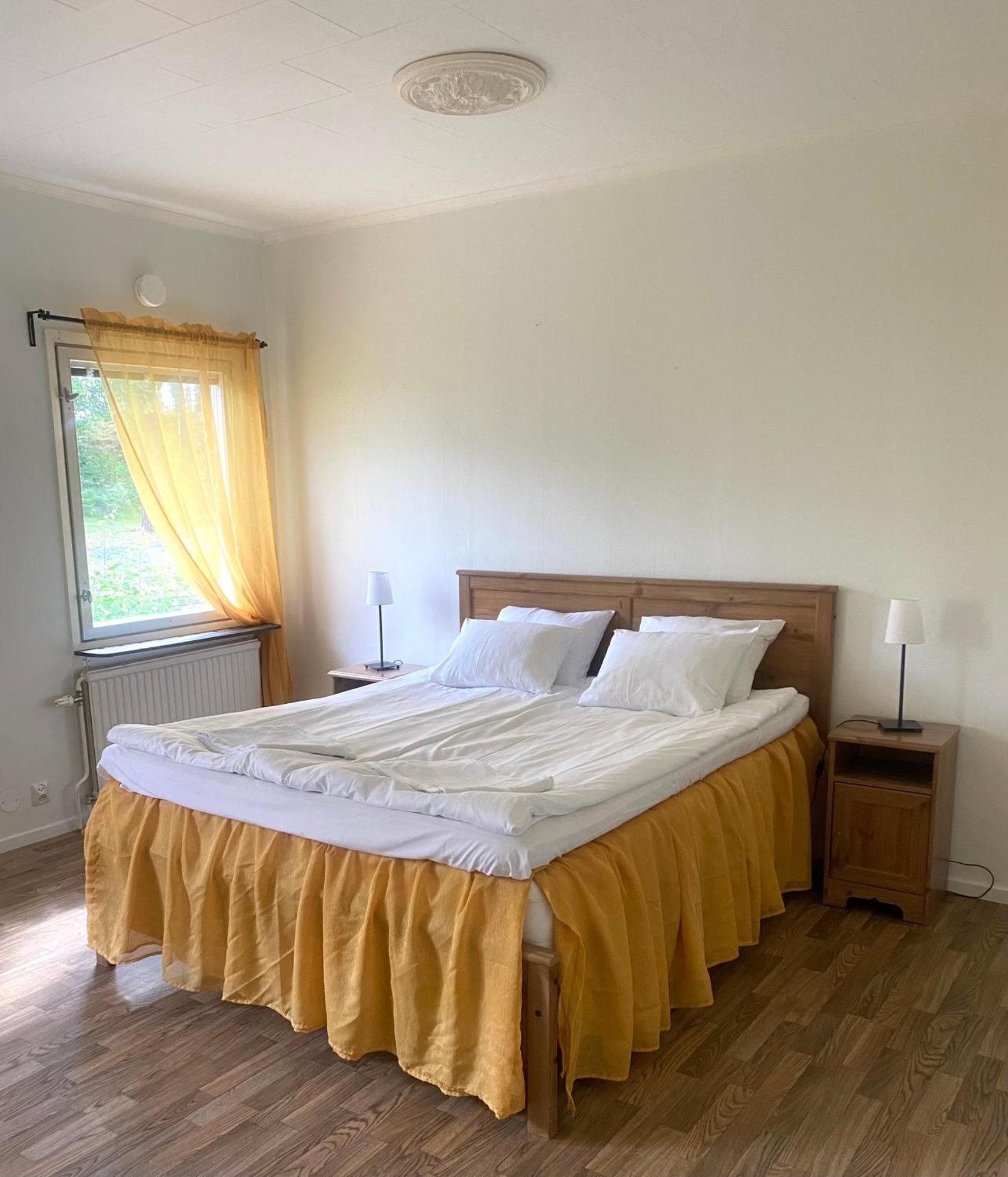 Gullringens Vaerdshus & Hotell Екстериор снимка